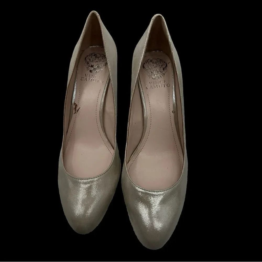 Vince CamutoโTorvaโsizeโ8โupperโleatherโshimmerโpumps
